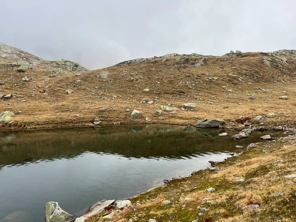 Ambiente Místico Otoñal Lago Alpino Lago Orsino Zona Montañosa Del —  Fotos de Stock