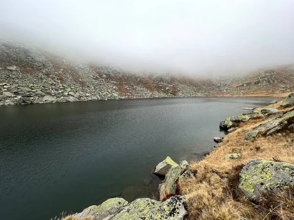 Ambiente Místico Otoñal Lago Alpino Lago Orsino Zona Montañosa Del —  Fotos de Stock