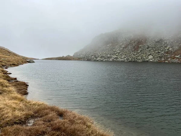 Ambiente Místico Otoñal Lago Alpino Lago Orsino Zona Montañosa Del —  Fotos de Stock