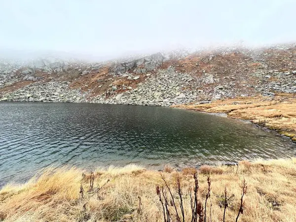 Ambiente Místico Outono Lago Alpino Lago Orsino Área Montanhosa Passo — Fotografia de Stock