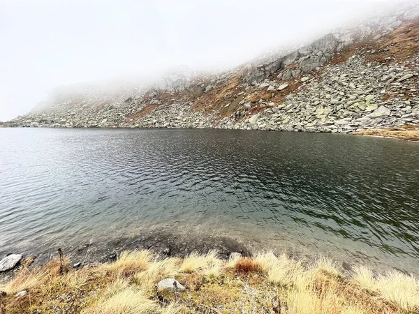 Ambiente Místico Outono Lago Alpino Lago Orsino Área Montanhosa Passo — Fotografia de Stock