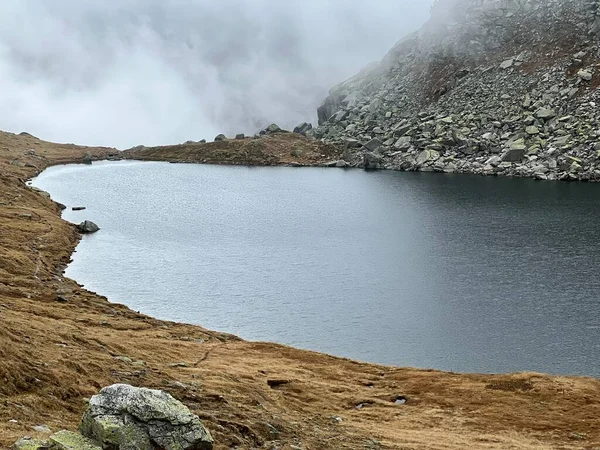 Misztikus Őszi Hangulat Lago Orsino Alpesi Tavon Szent Gotthárd Szoros — Stock Fotó