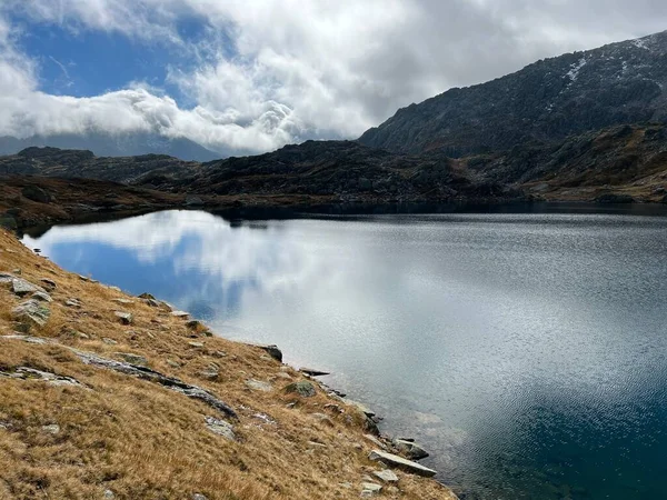 Křišťálově Čistá Alpská Jezera Laghi Orsirora Během Krásného Podzimního Dne — Stock fotografie