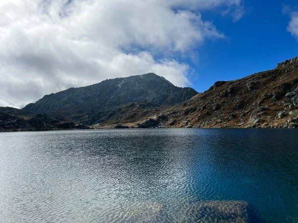 Lagos Alpinos Cristalinos Laghi Orsirora Durante Belo Dia Outono Área — Fotografia de Stock