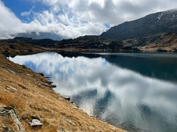 Křišťálově Čistá Alpská Jezera Laghi Orsirora Během Krásného Podzimního Dne — Stock fotografie