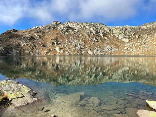 Krystalklar Alpine Søer Laghi Orsirora Løbet Smuk Efterårsdag Det Bjergrige - Stock-foto