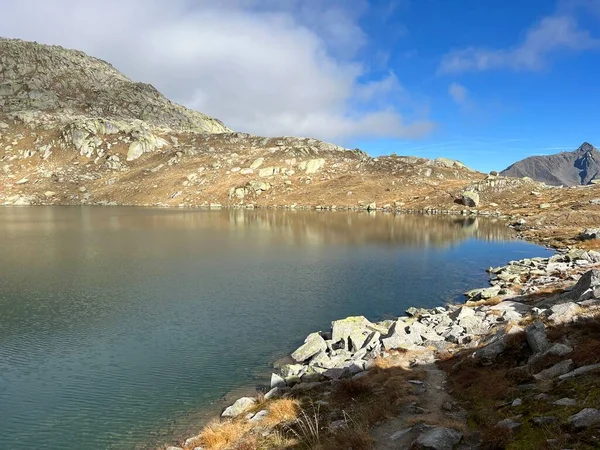 Кришталеві Чисті Альпійські Озера Laghi Orsirora Під Час Прекрасного Осіннього — стокове фото