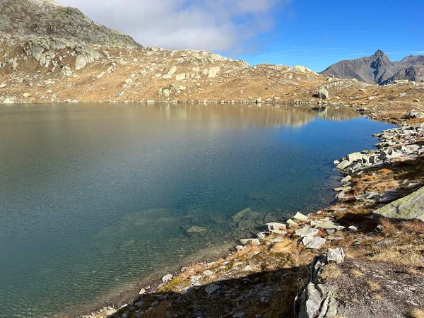 Kristálytiszta Alpesi Tavak Laghi Orsirora Egy Gyönyörű Őszi Napon Hegyvidéki — Stock Fotó