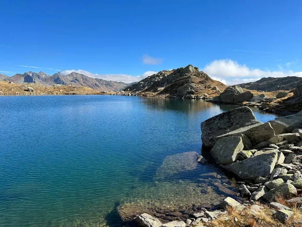 Kristallklar Alpina Sjöar Laghi Orsirora Vacker Höstdag Det Bergiga Området — Stockfoto