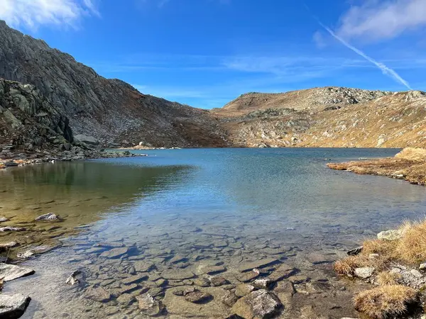 Awal Musim Gugur Danau Alpen Laghi Della Valletta Daerah Pegunungan — Stok Foto