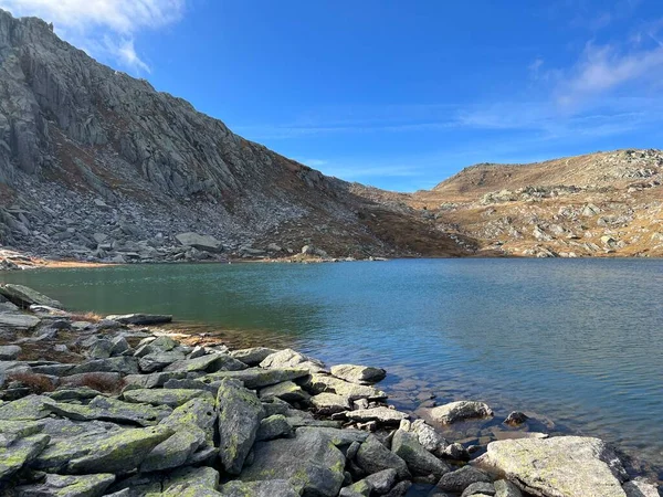 Awal Musim Gugur Danau Alpen Laghi Della Valletta Daerah Pegunungan — Stok Foto