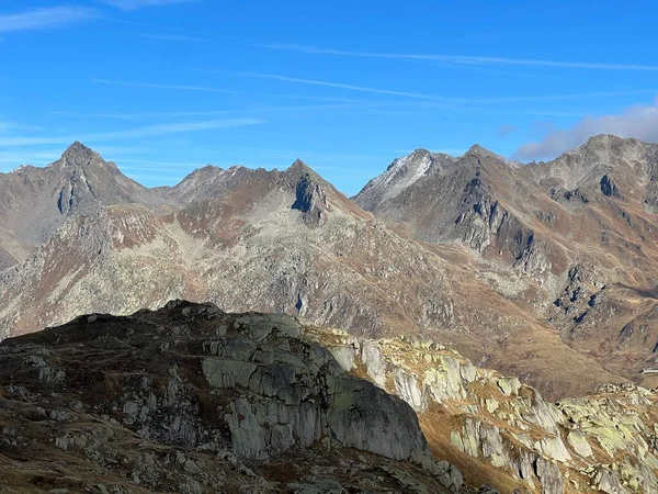Скалистые Вершины Гор Массиве Швейцарских Альп Над Перевалом Святого Готтарда — стоковое фото