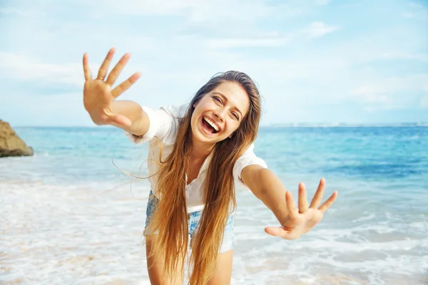 Playa, hermosa mujer —  Fotos de Stock