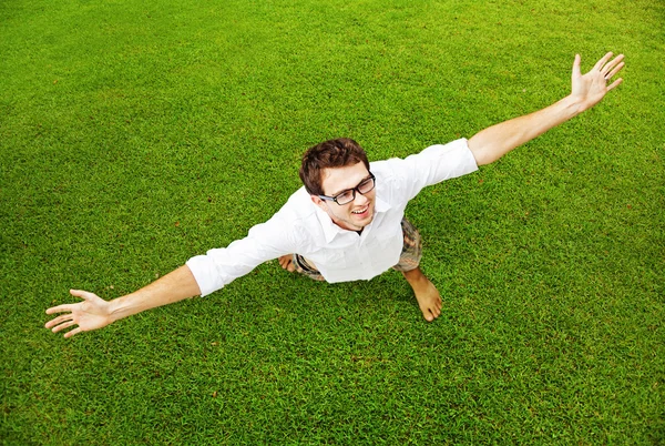 In voller Länge die Freiheit im Freien genießen — Stockfoto