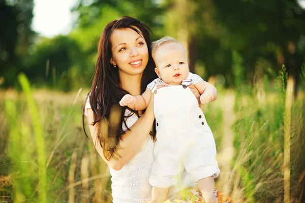 genç anne açık havada bebek Baby