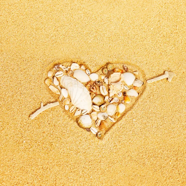 Hart op het zand — Stockfoto
