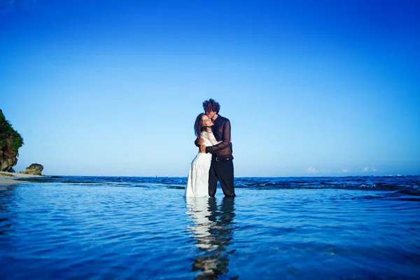 Beautiful beach marriage — Stock Photo, Image