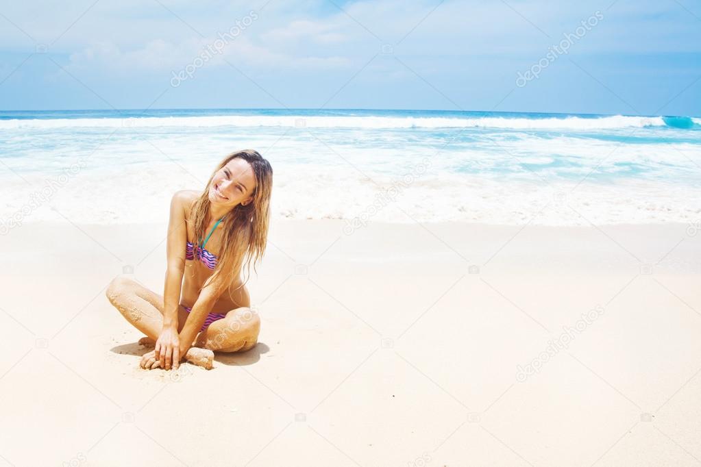 Девушки на пляже о. бали фото и Девушки на пляже о. бали фото и