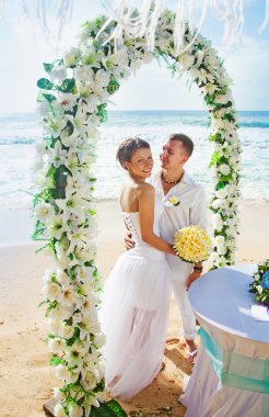 pareja en el día de boda en bali