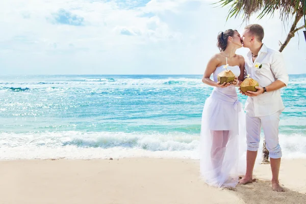 Hochzeit unter Palmen — Stockfoto