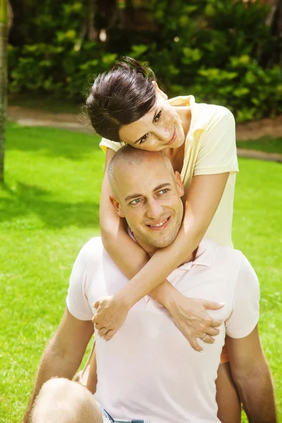 Casal jovem adulto — Fotografia de Stock