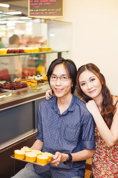 Couple de jeunes entrepreneurs chinois — Photo