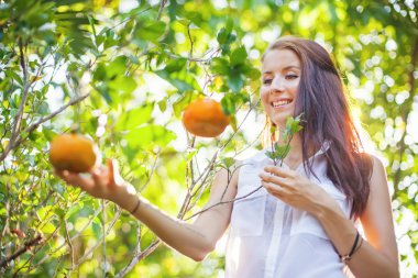 kadın malzeme çekme portakal