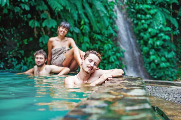 People in the hot spring — Stock Photo, Image