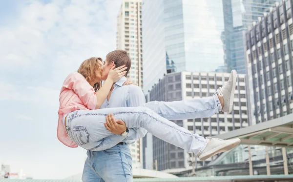 Casal se divertindo juntos — Fotografia de Stock