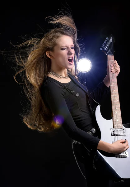 hard-rock gitar ile kız moda