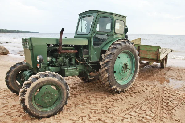 Sovjetiska traktor. Royaltyfria Stockbilder