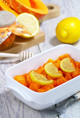 limon ve bal ile pişmiş kabak