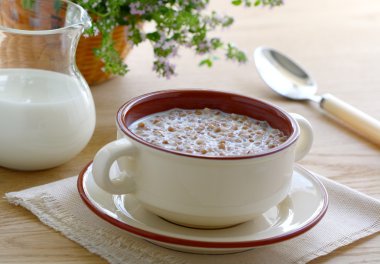 Sütlü buğday lapası