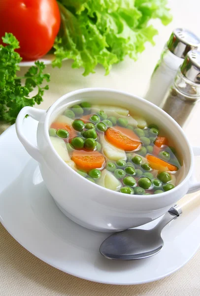 Sopa con guisantes verdes . — Foto de Stock
