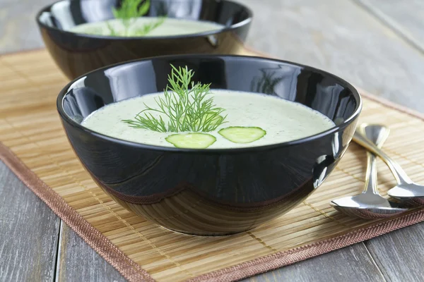 Sopa com pepino e iogurte — Fotografia de Stock