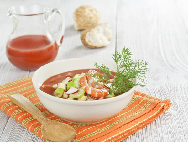 冷汤配虾、 蔬菜、 番茄汁 — 图库照片