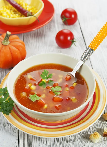 Soupe au maïs, citrouille et poivrons — Photo