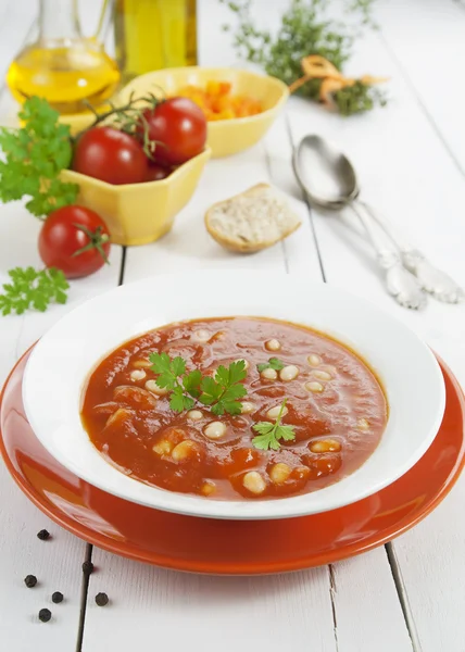 Sopa de tomate con frijoles blancos — Foto de Stock