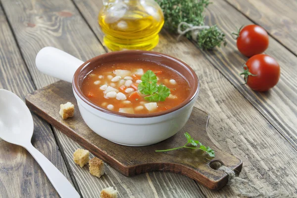Tomatensuppe mit weißen Bohnen — Stockfoto