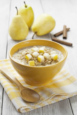 armut ve tarçın ile yulaf lapası