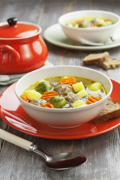 Soup with meatballs and brussels sprouts — Stock Photo, Image