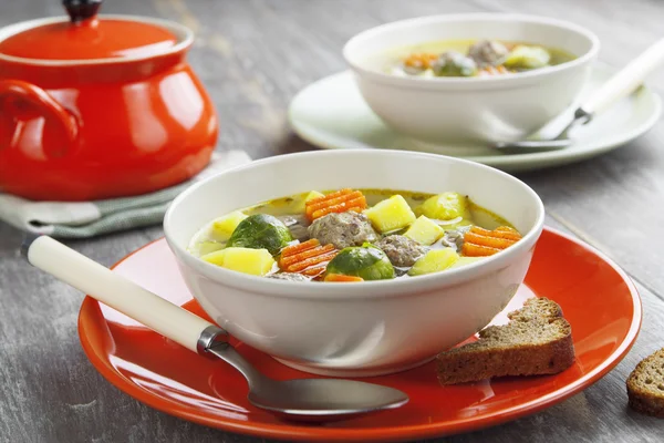 Soup with meatballs and brussels sprouts — Stock Photo, Image