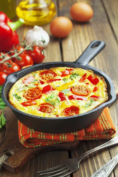 sebze ve peynir omlet. frittata