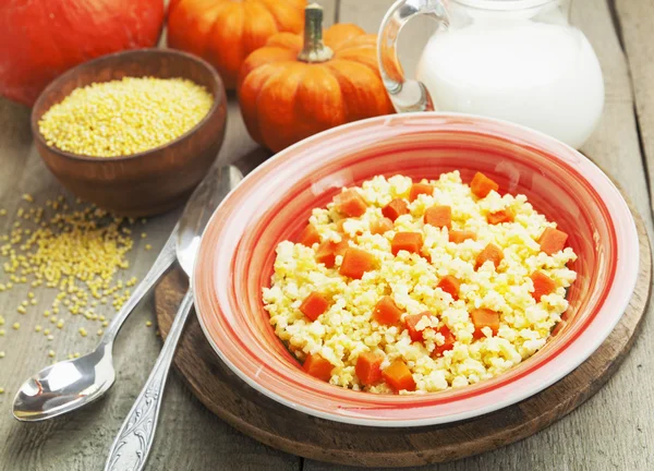 Gachas de mijo con calabaza —  Fotos de Stock