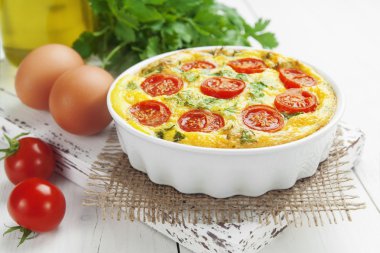 sebze ve peynir omlet. frittata 