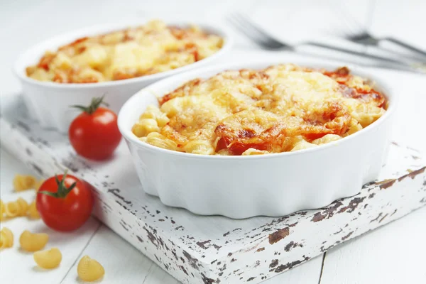 Pasta baked with tomato and cheese — Stock Photo, Image