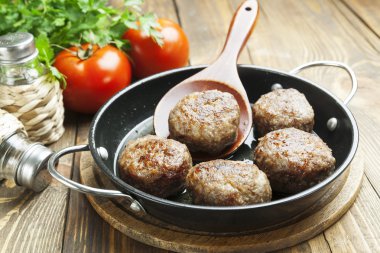 Meatballs in the pan clipart