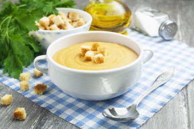 Kırmızı mercimek çorbası 