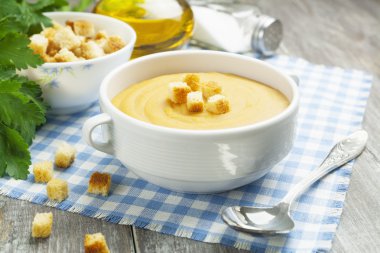 Kırmızı mercimek çorbası 