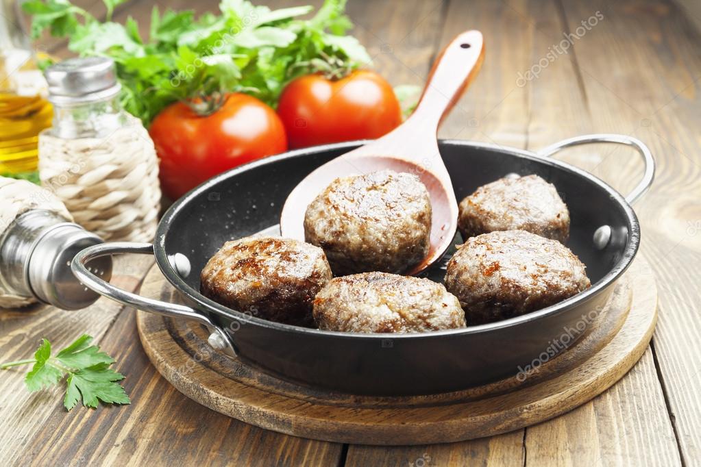 Meatballs in the pan